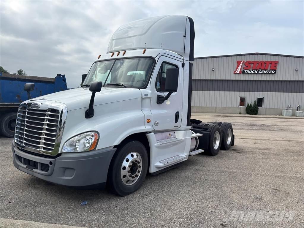 Freightliner Cascadia 曳引機組件