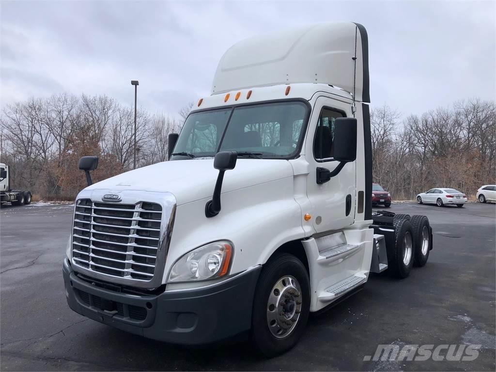 Freightliner Cascadia 曳引機組件