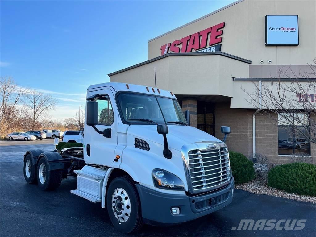 Freightliner Cascadia 曳引機組件