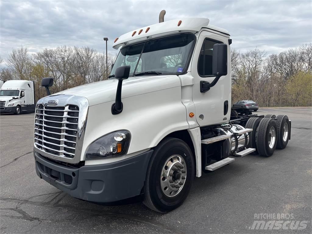 Freightliner Cascadia 曳引機組件