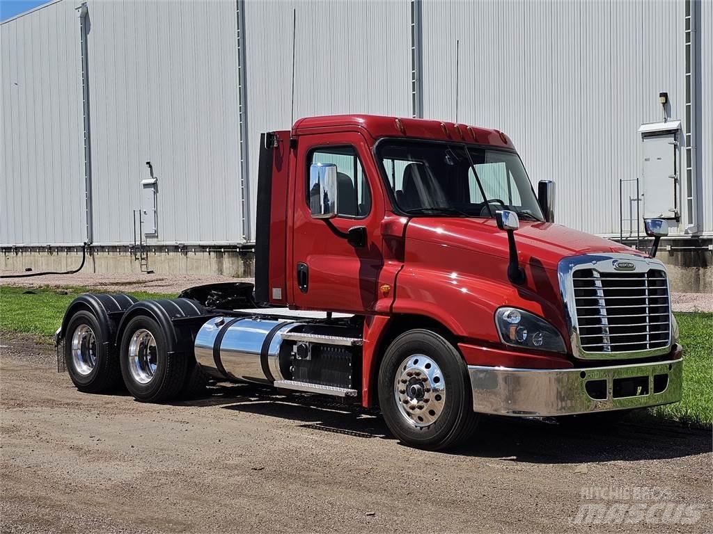 Freightliner Cascadia 曳引機組件