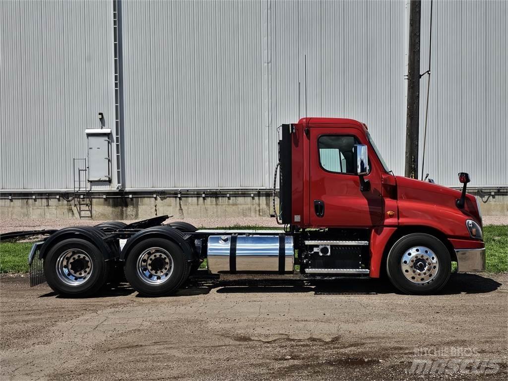 Freightliner Cascadia 曳引機組件