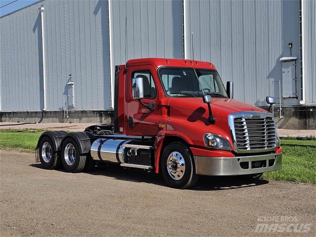 Freightliner Cascadia 曳引機組件
