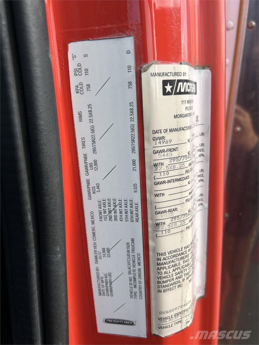 Freightliner M2 貨箱式卡車