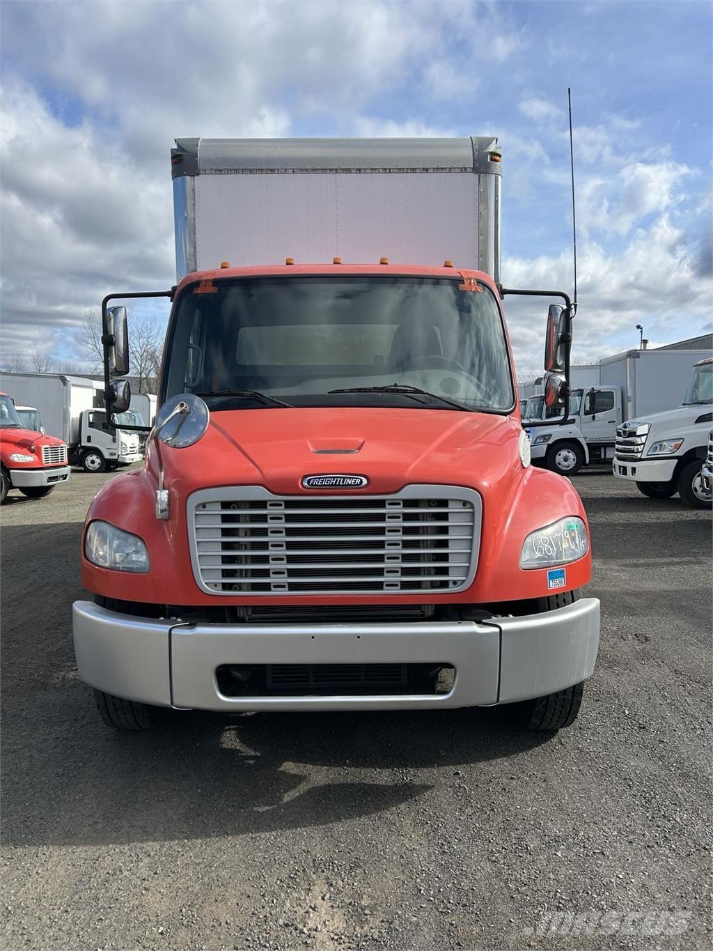 Freightliner M2 貨箱式卡車