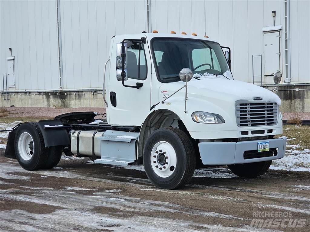 Freightliner M2 106 曳引機組件