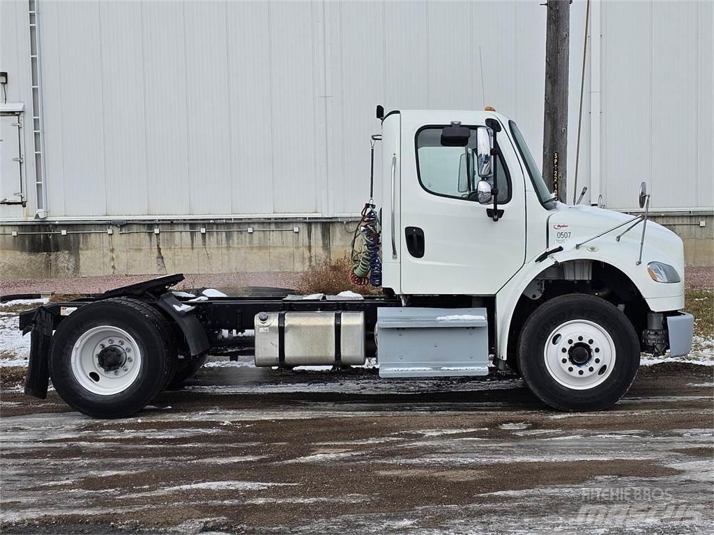 Freightliner M2 106 曳引機組件