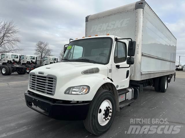 Freightliner M2106 貨箱式卡車