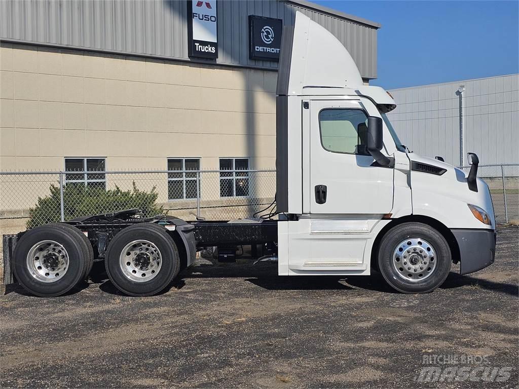 Freightliner PE116 曳引機組件