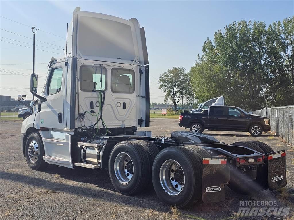 Freightliner PE116DC 曳引機組件