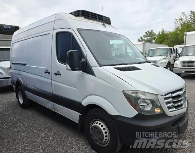 Freightliner sprinter 貨箱式卡車