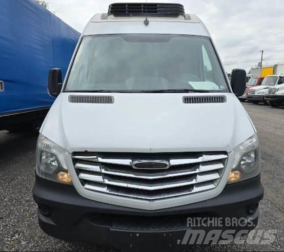 Freightliner sprinter 貨箱式卡車