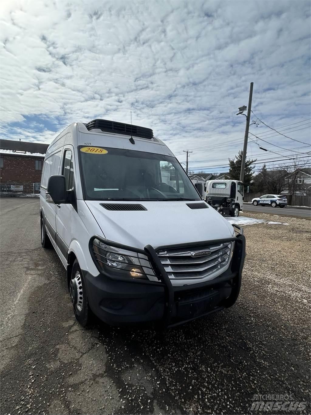 Freightliner sprinter 貨箱式卡車