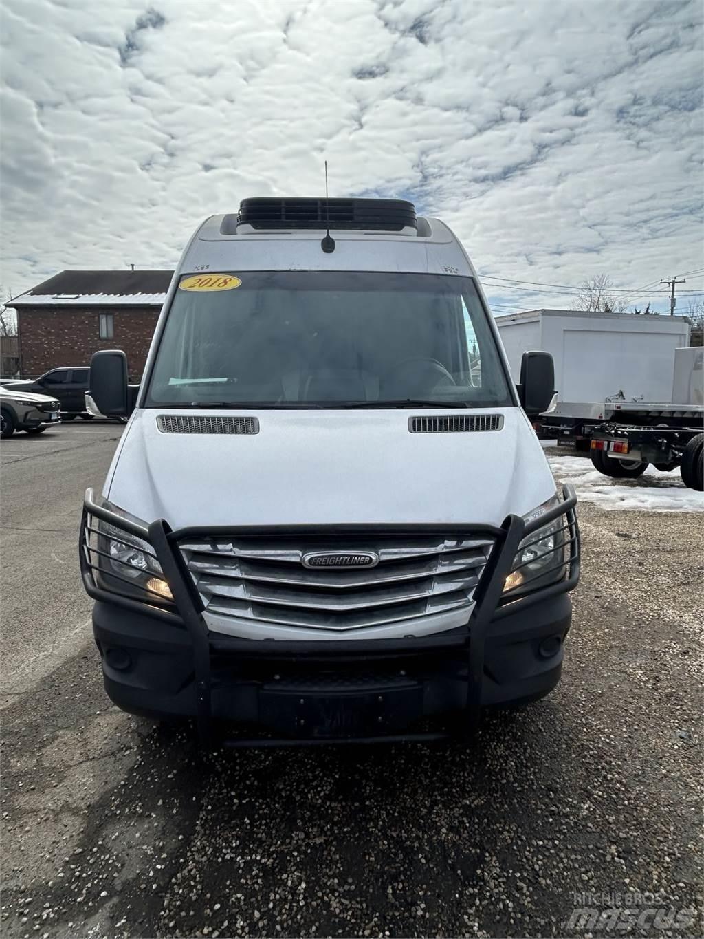 Freightliner sprinter 貨箱式卡車