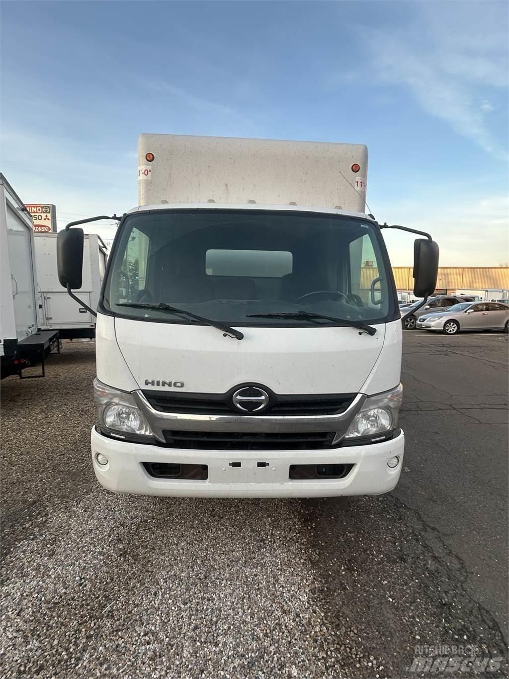 Hino 155 貨箱式卡車