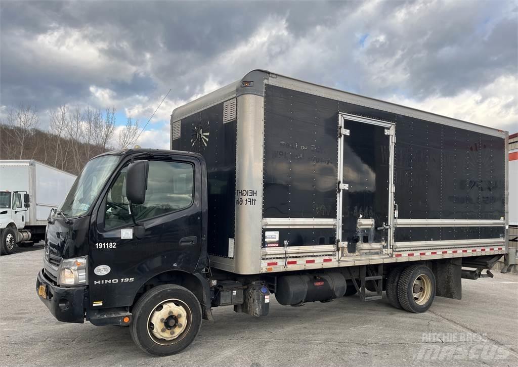 Hino 195 貨箱式卡車
