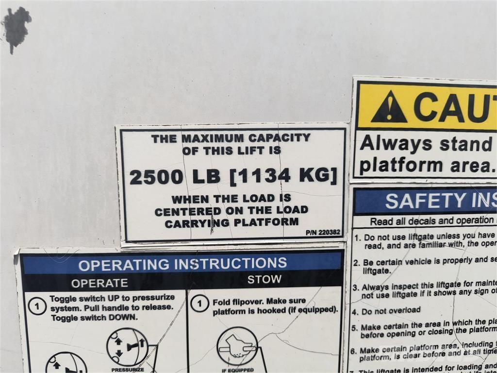 Hino 195 貨箱式卡車