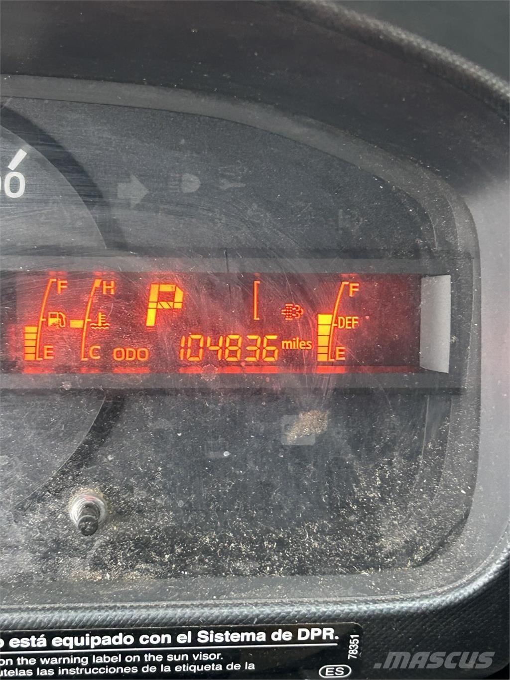 Hino 195 貨箱式卡車