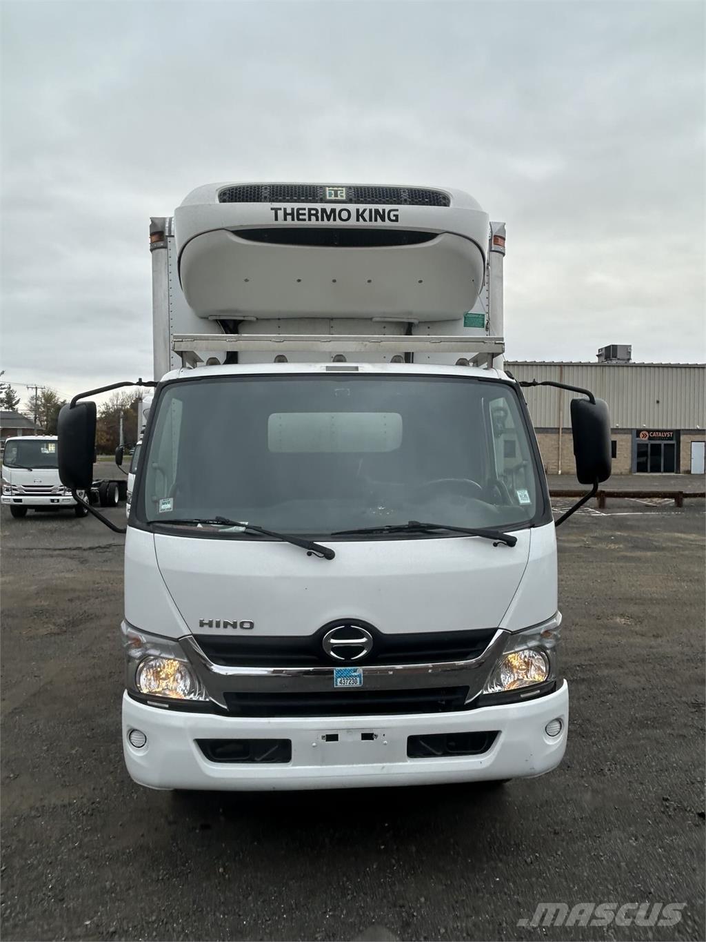 Hino 195 貨箱式卡車