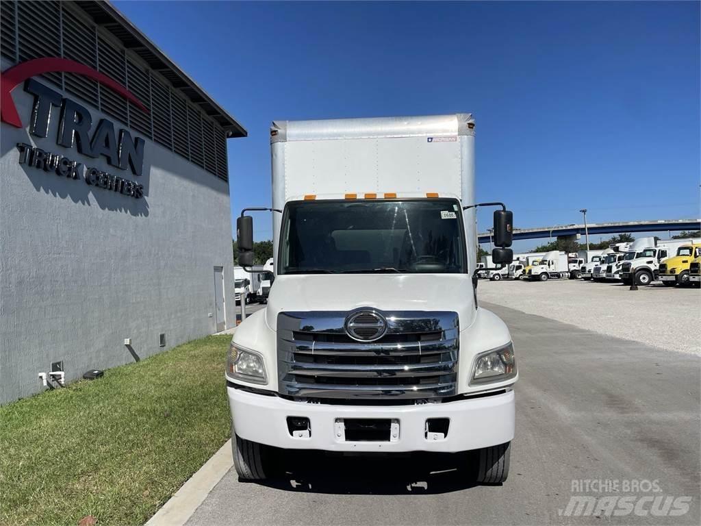Hino 268 貨箱式卡車