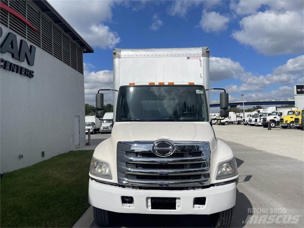 Hino 268 貨箱式卡車