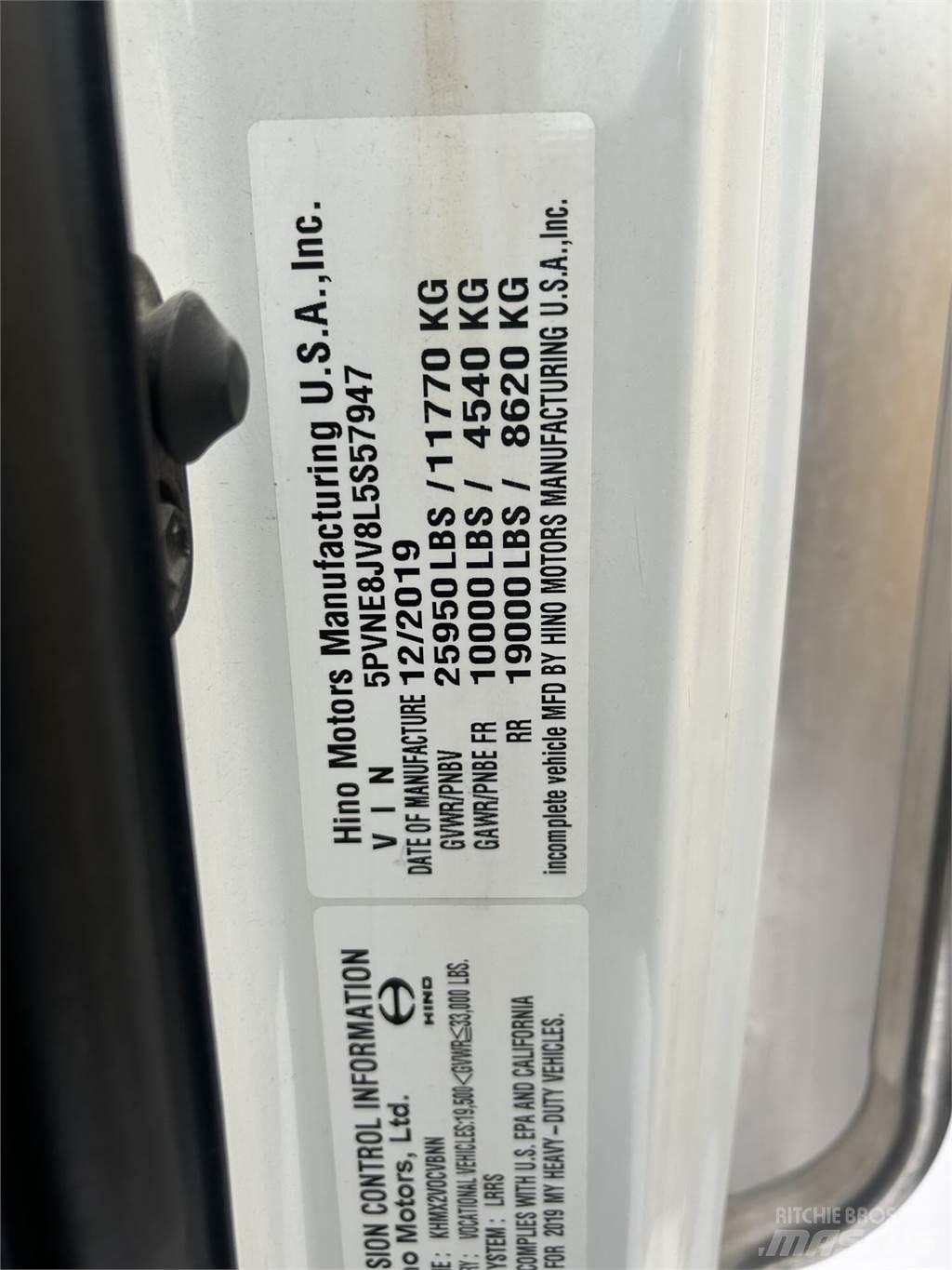 Hino 268 貨箱式卡車