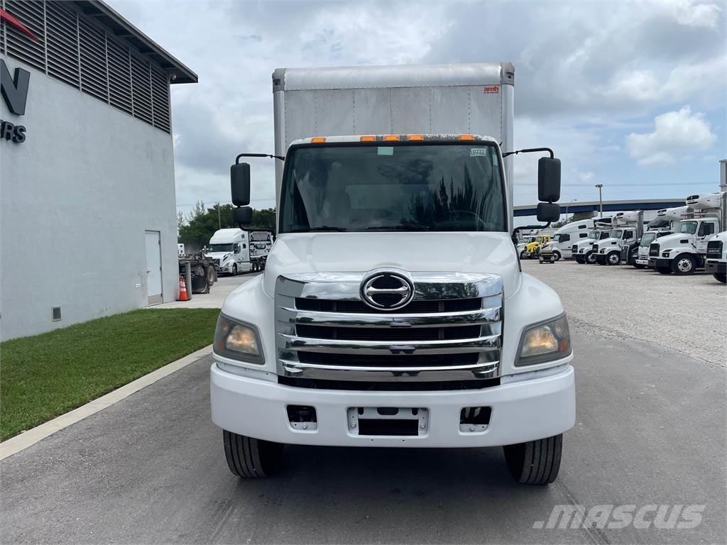 Hino 268 貨箱式卡車