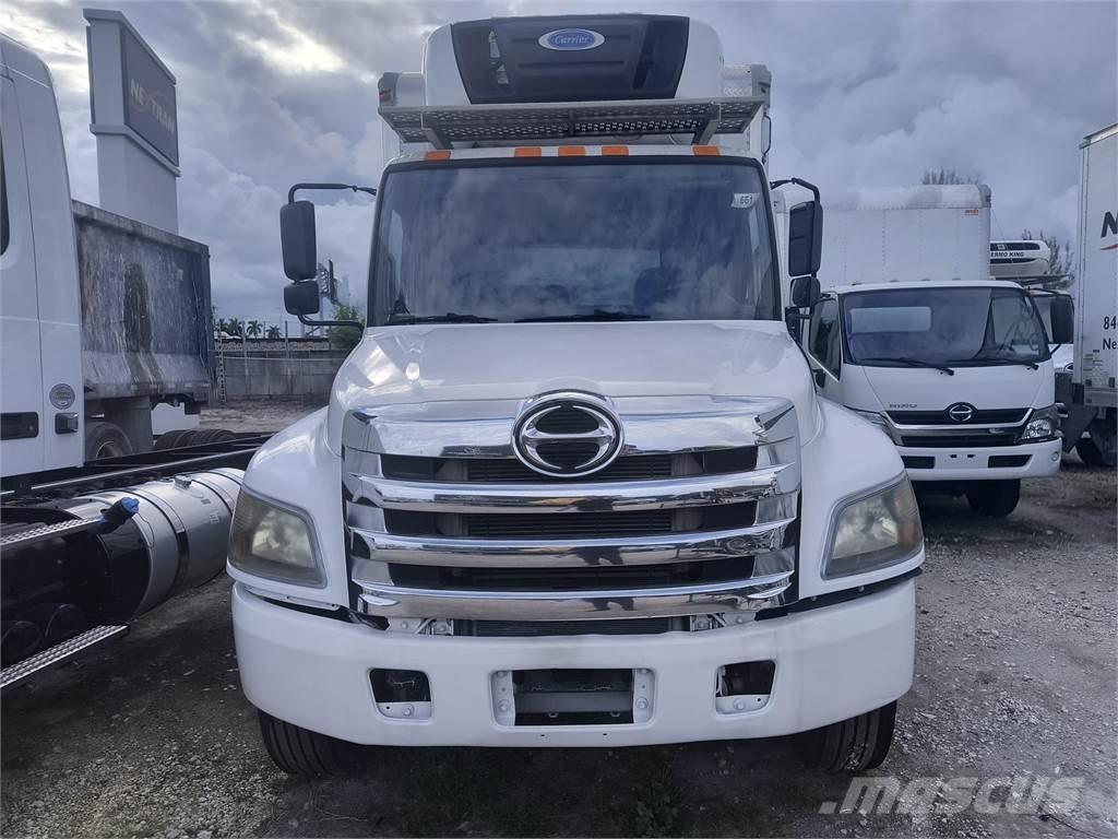 Hino 268 貨箱式卡車