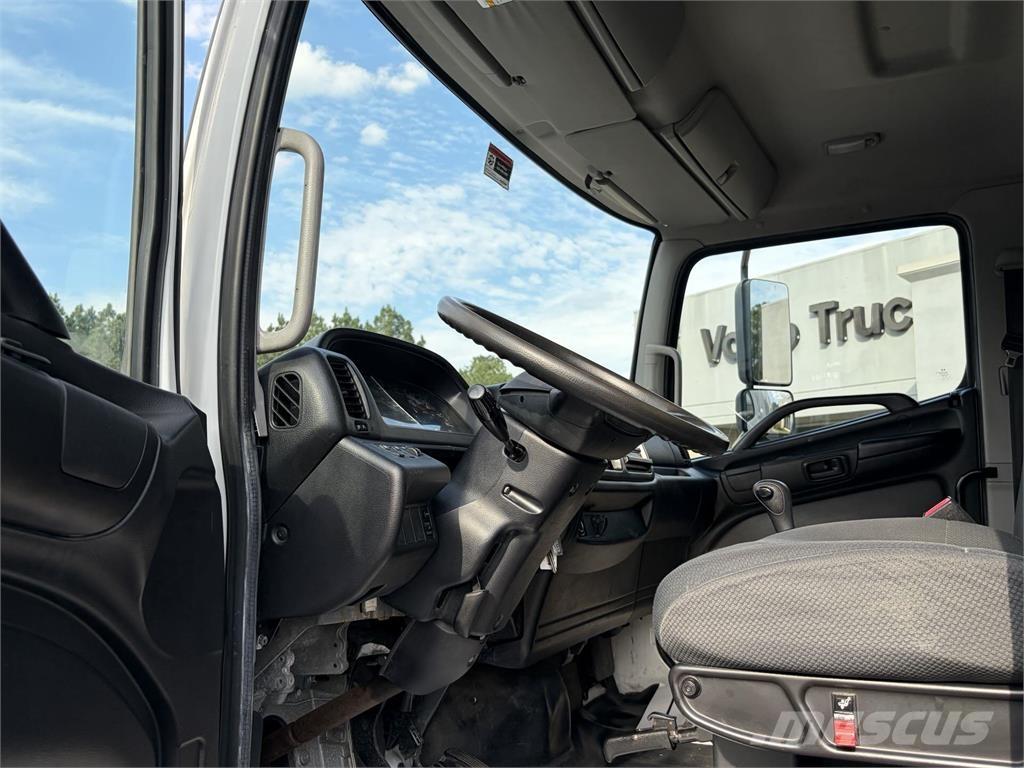 Hino 268 貨箱式卡車