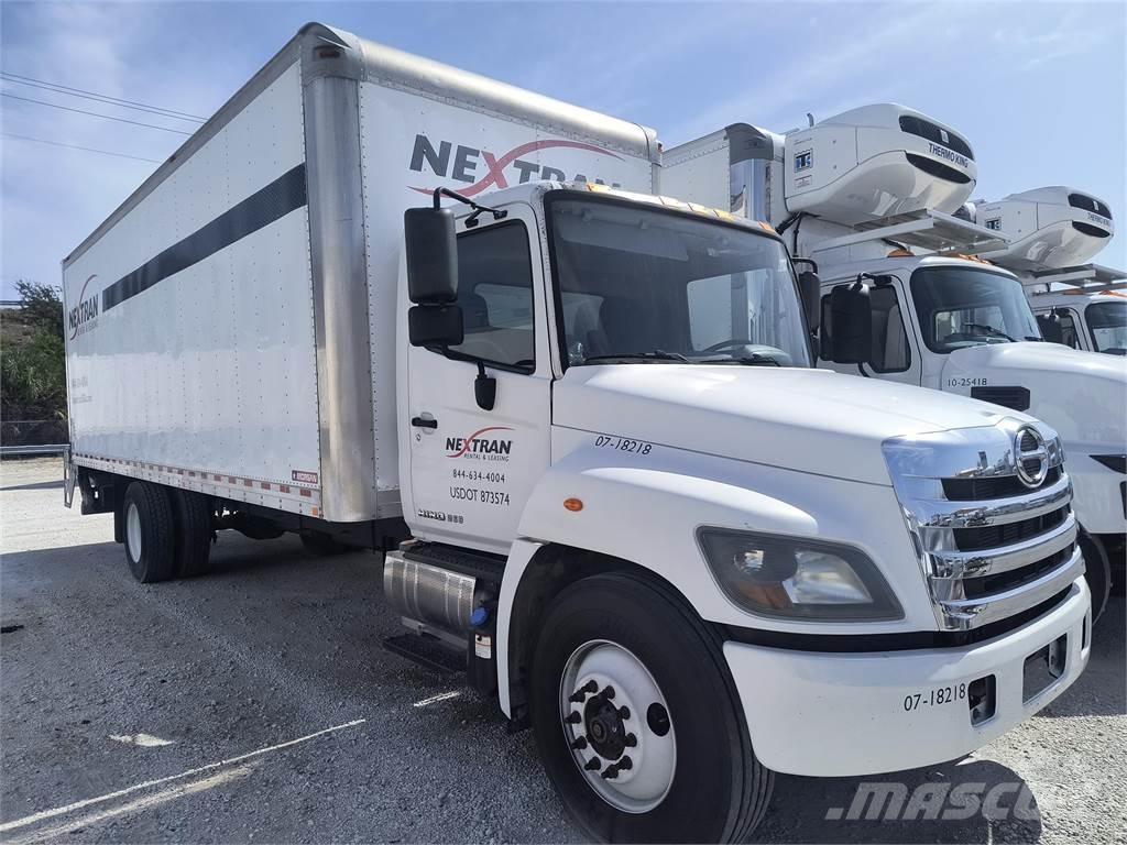 Hino 268 貨箱式卡車