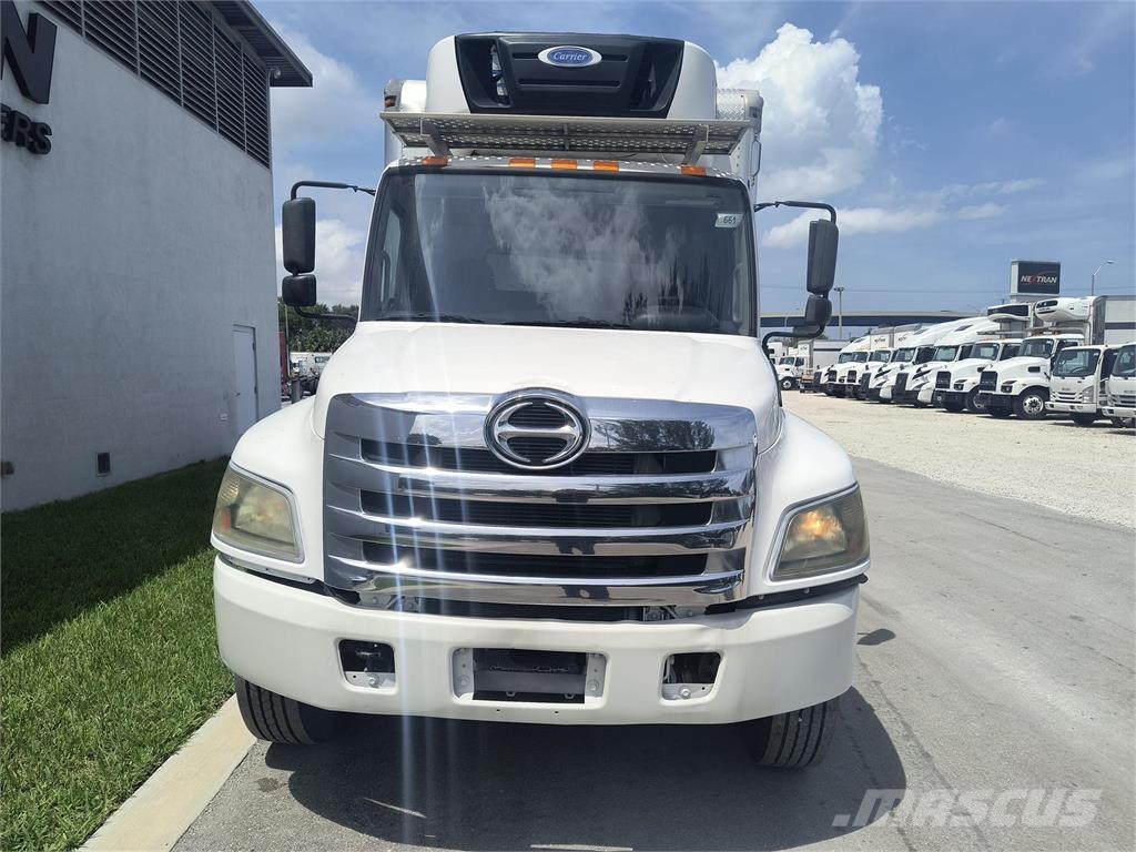 Hino 268 貨箱式卡車