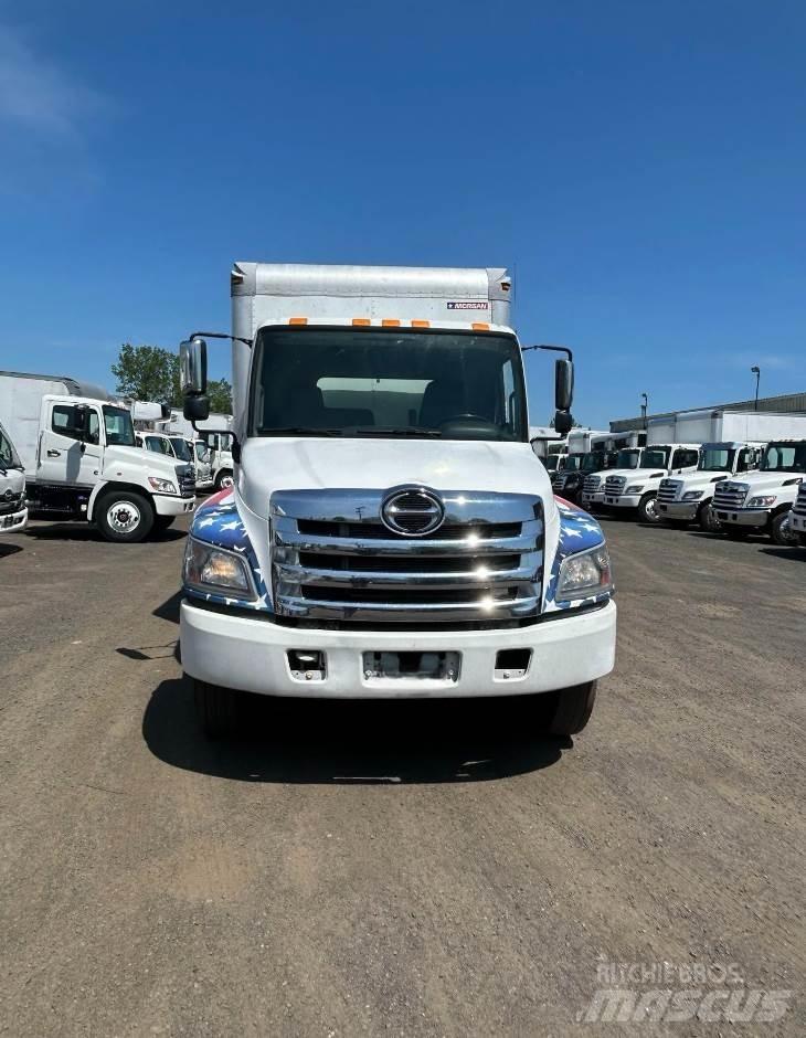 Hino 268 貨箱式卡車
