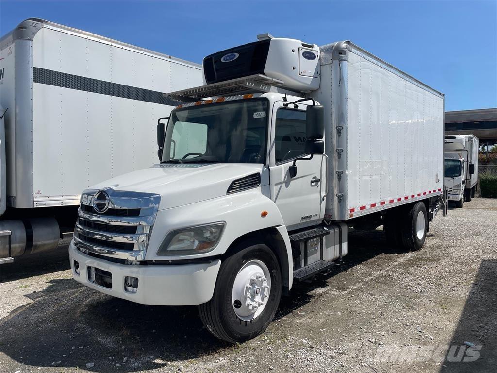 Hino 268 貨箱式卡車