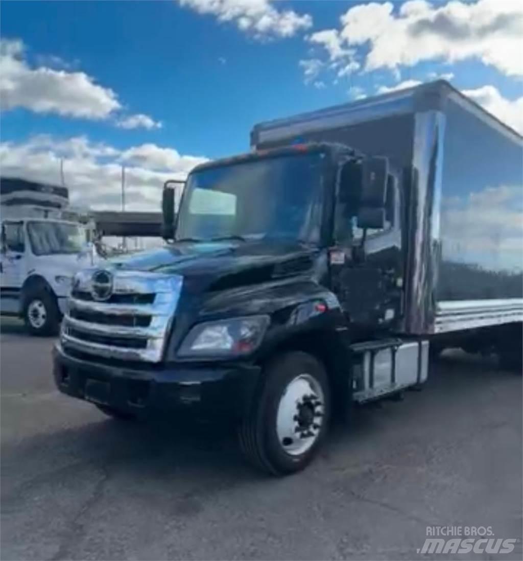 Hino 268A 貨箱式卡車