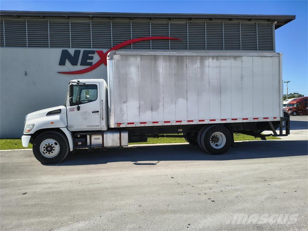 Hino 268A 貨箱式卡車