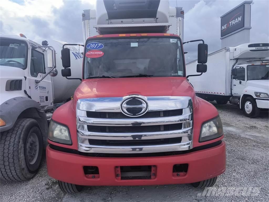 Hino 268A 貨箱式卡車