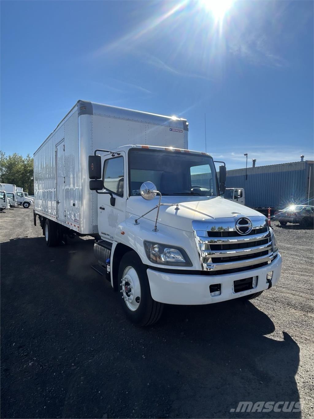 Hino 268A 貨箱式卡車