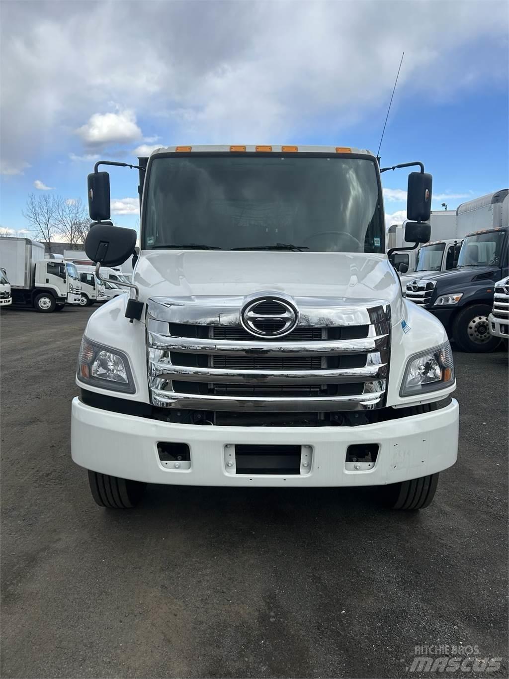 Hino 338 其他貨車