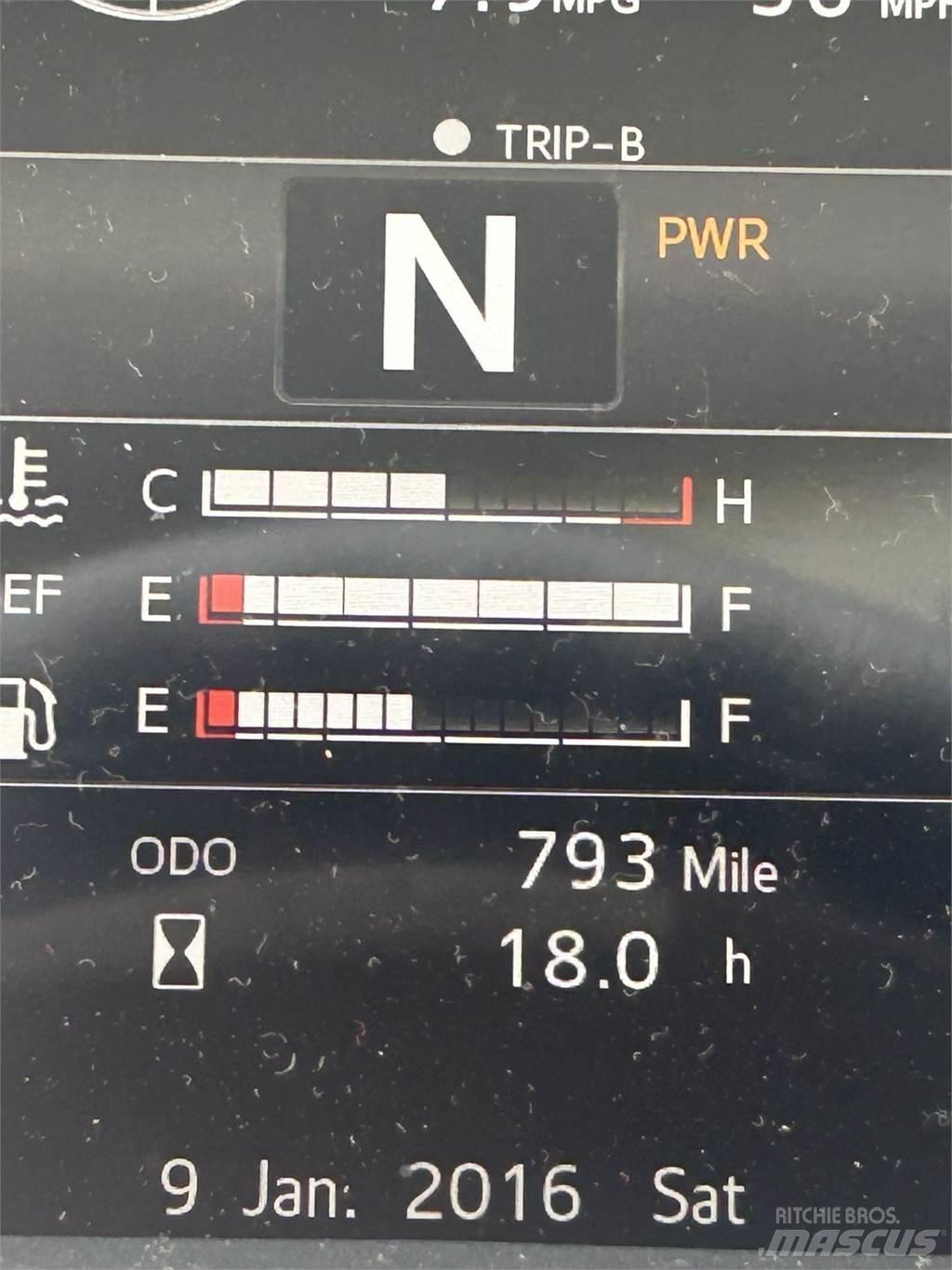 Hino L6 貨箱式卡車