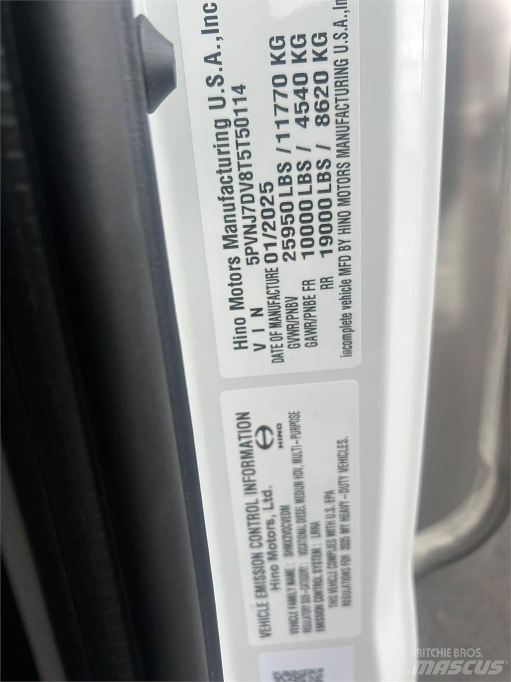 Hino L6 貨箱式卡車