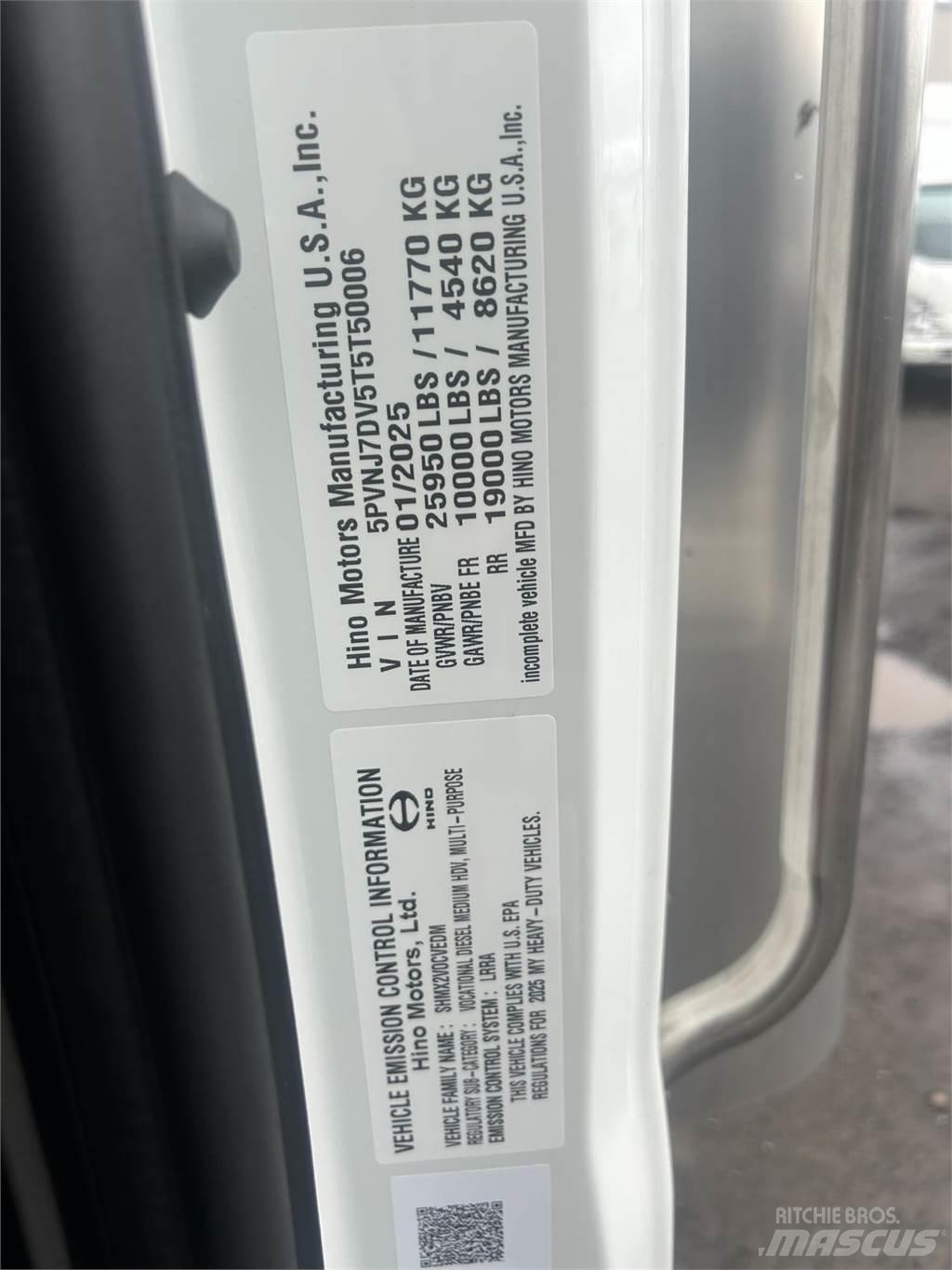 Hino L6 貨箱式卡車
