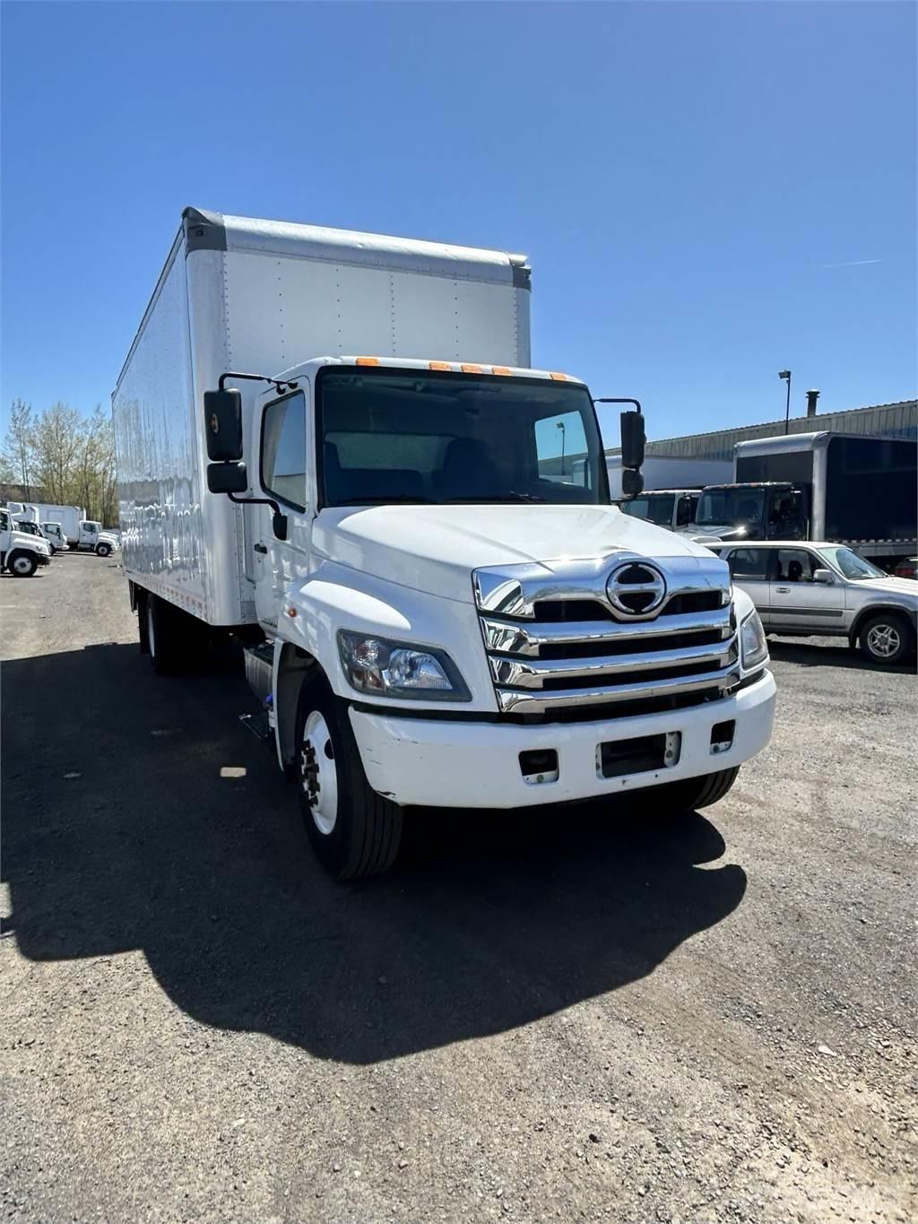 Hino L6 貨箱式卡車