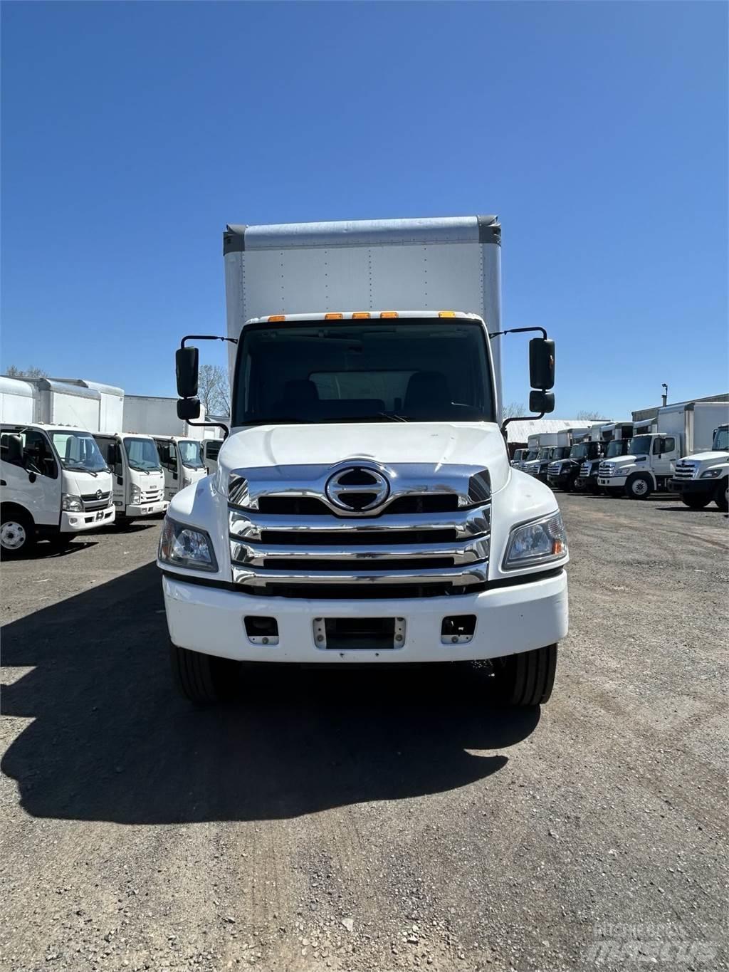 Hino L6 貨箱式卡車