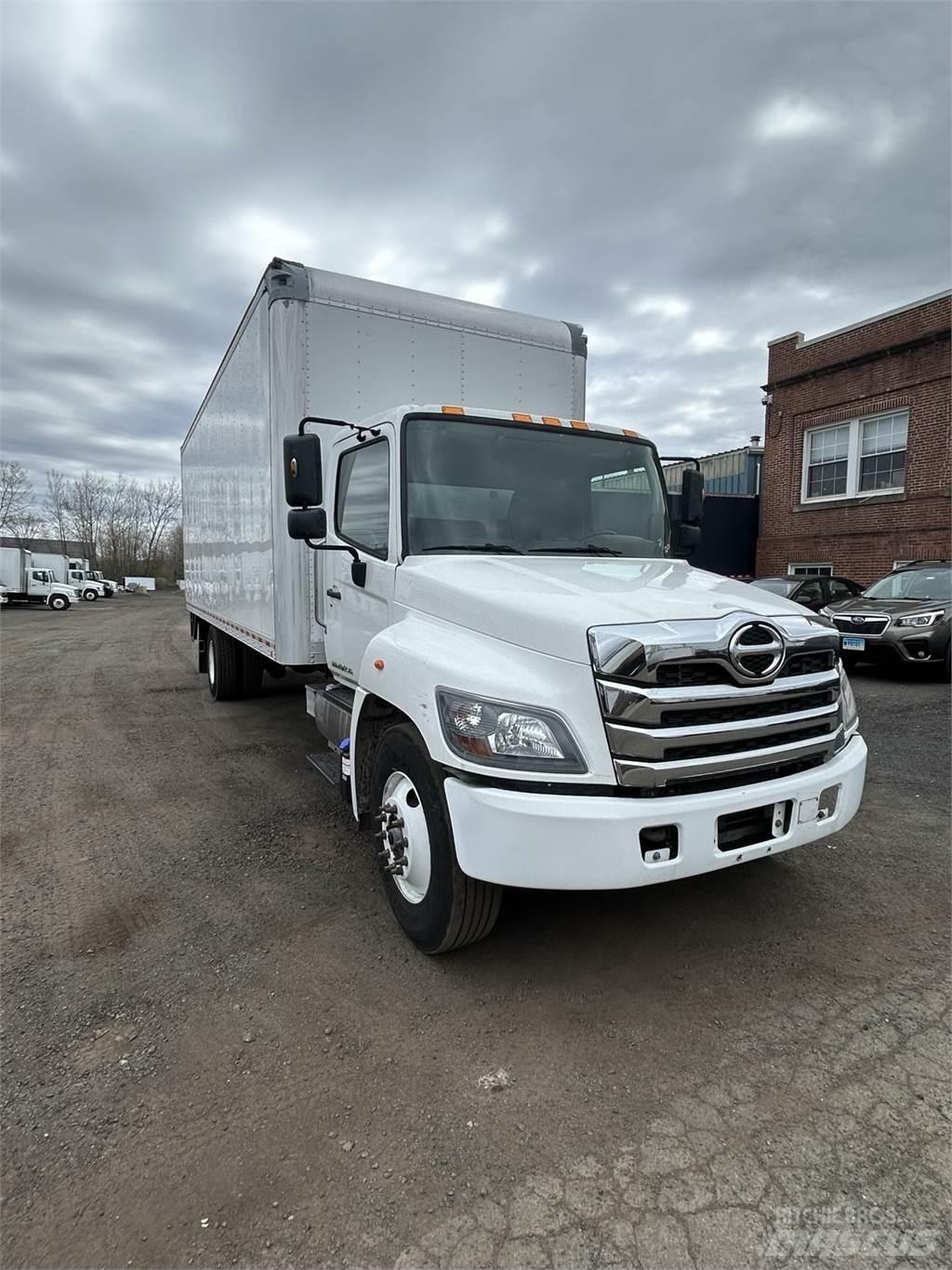 Hino L6 貨箱式卡車