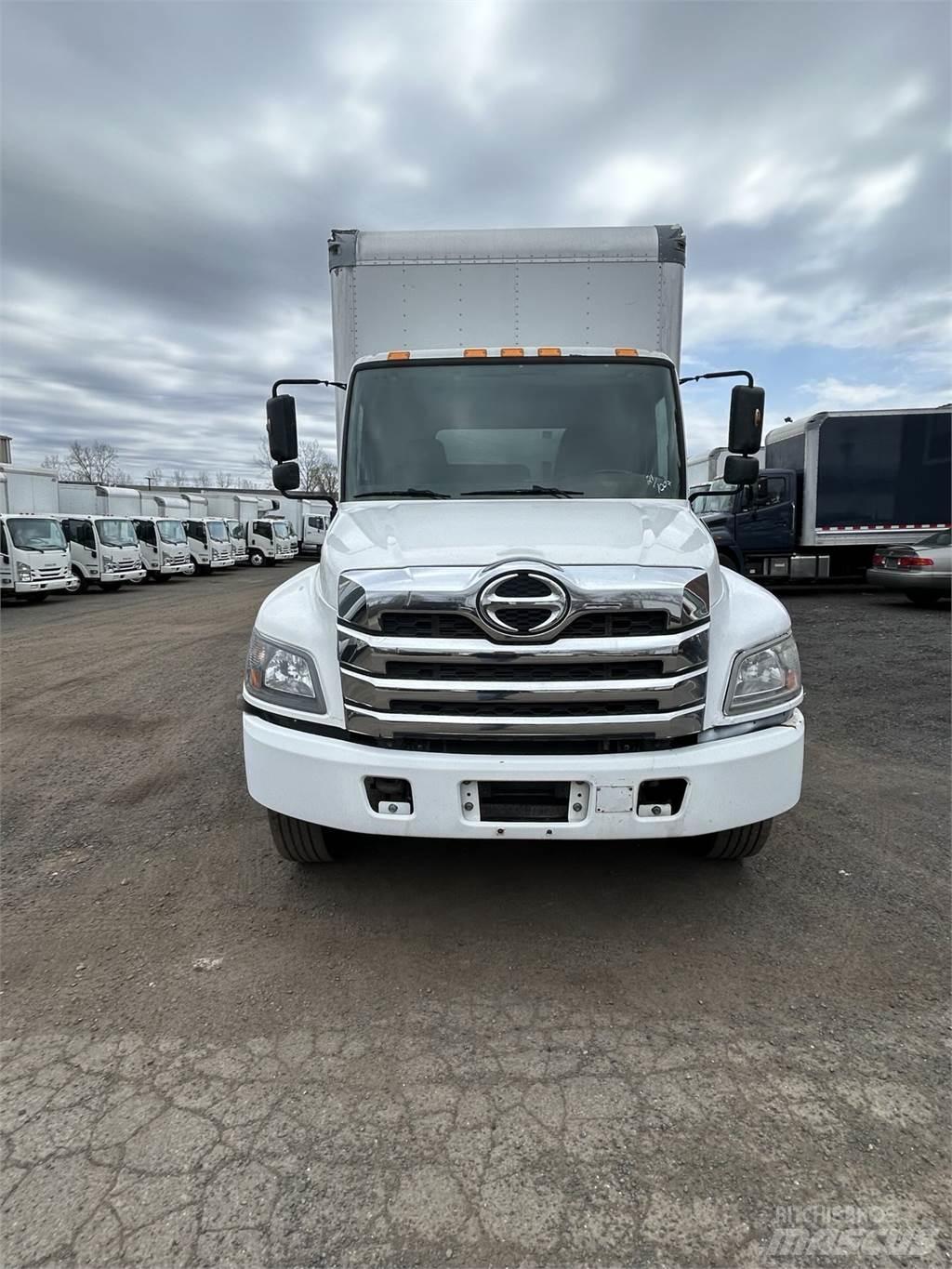 Hino L6 貨箱式卡車