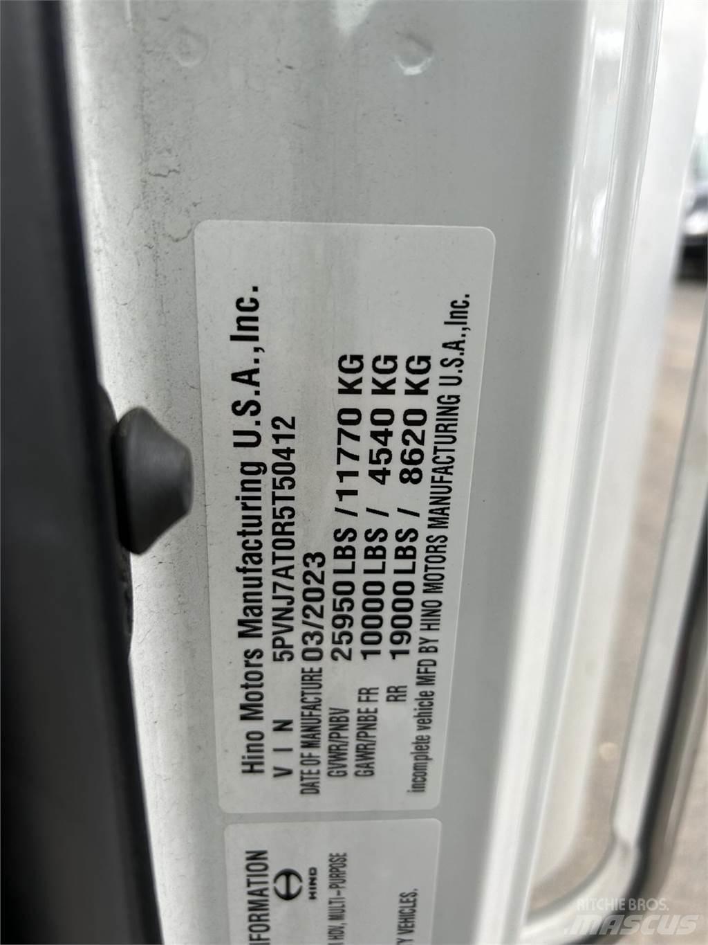 Hino L6 貨箱式卡車