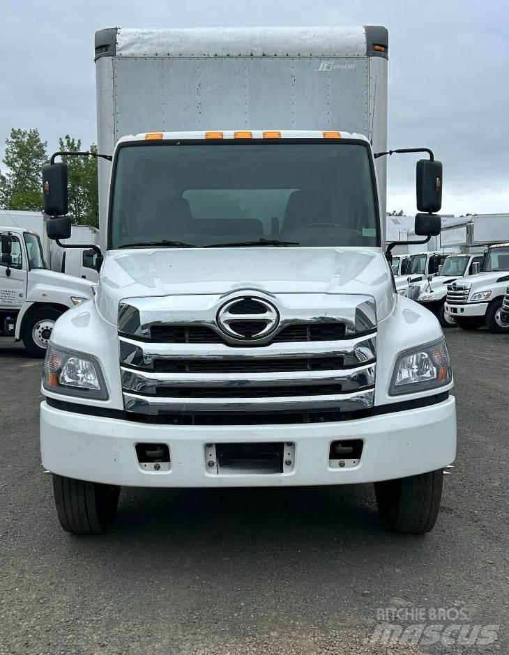 Hino L6 貨箱式卡車