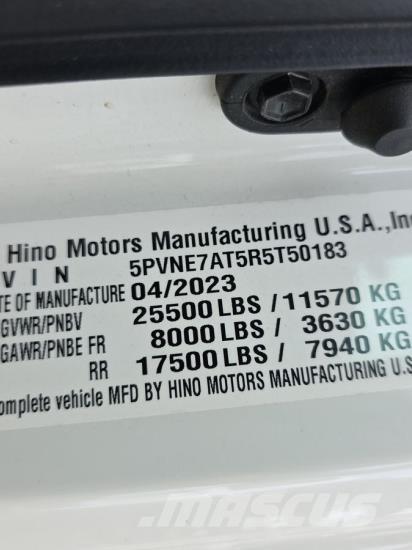 Hino L6 貨箱式卡車