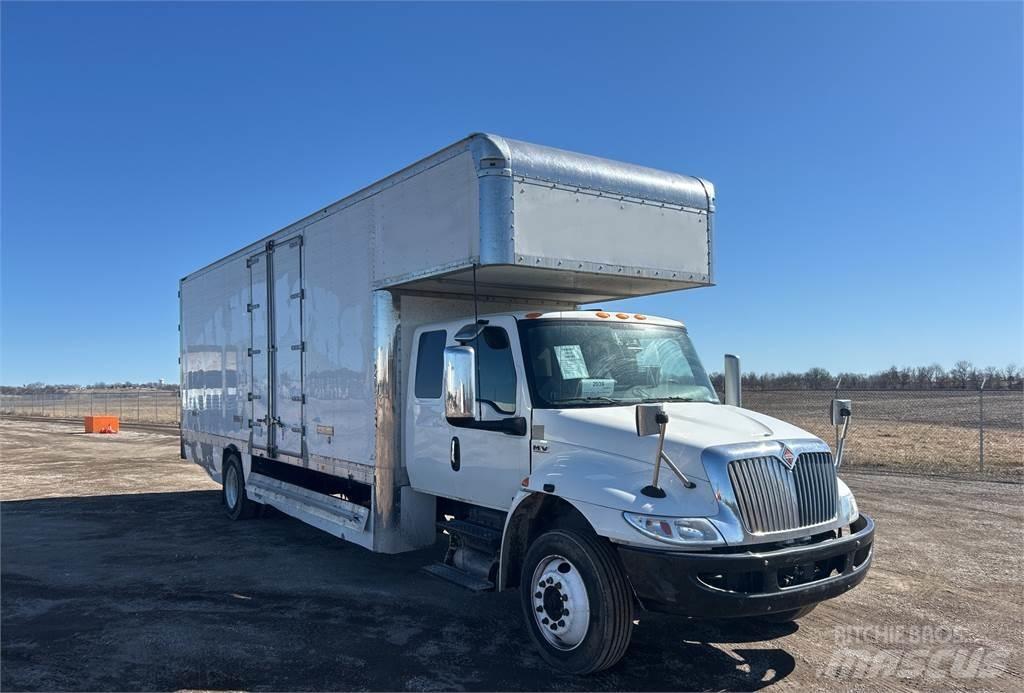International 4300 貨箱式卡車
