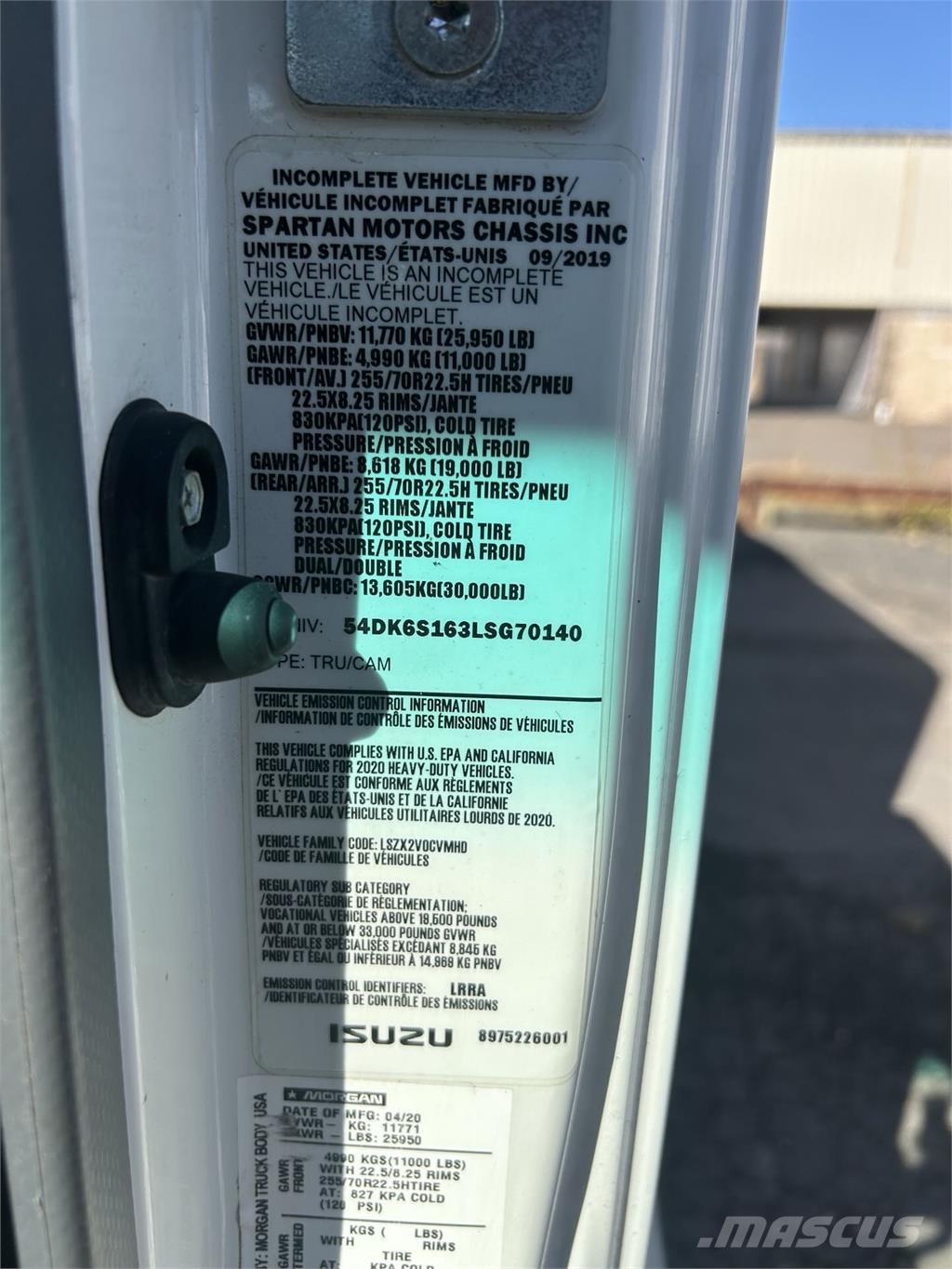 Isuzu FTR 貨箱式卡車